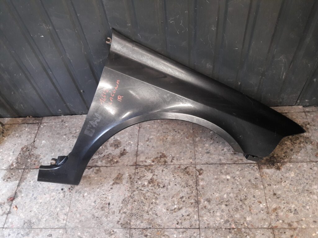 8200129521 blotnik prawy przod renault laguna II szary