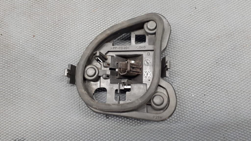 wklad lampy lewy peugeot 406 kombi z klapy