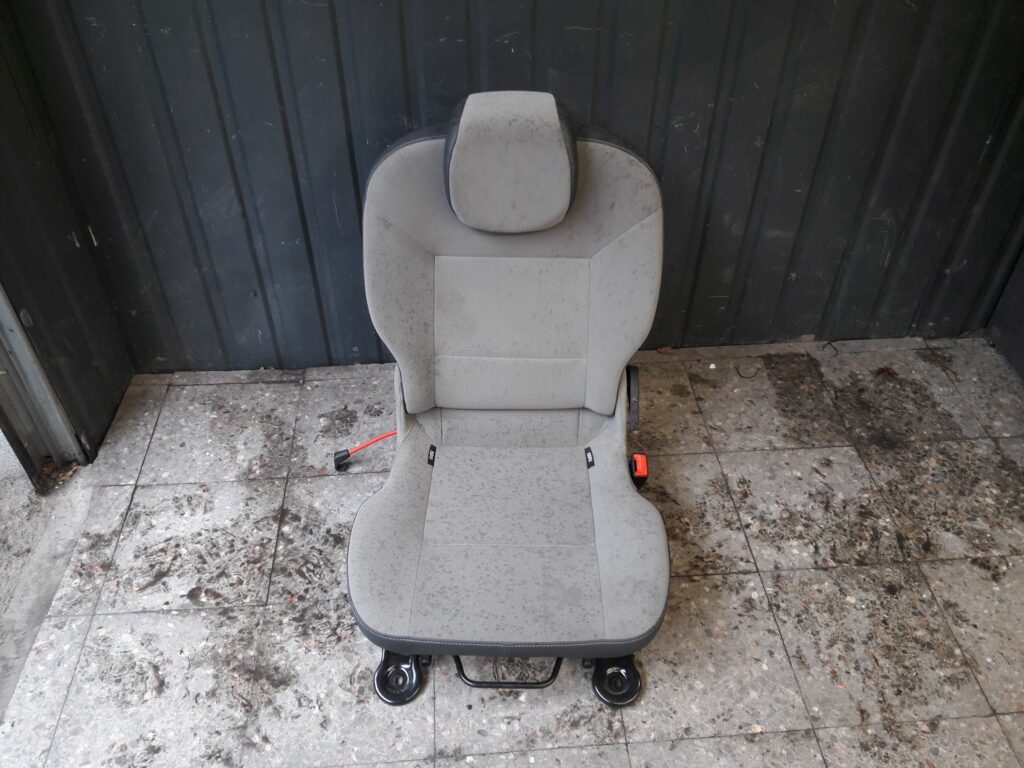 fotel lewy tył renault twingo II