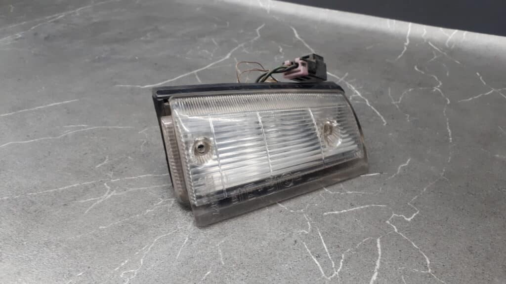 IKI 5127 kierunkowskaz prawy nissan sunny b11 85r