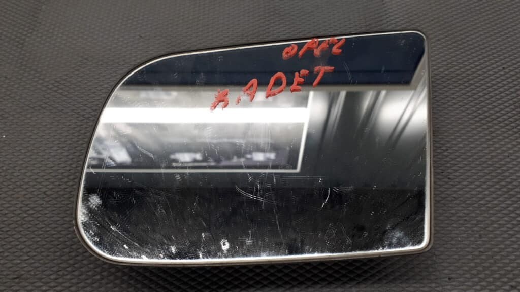 wklad lewy lusterka opel kadett e