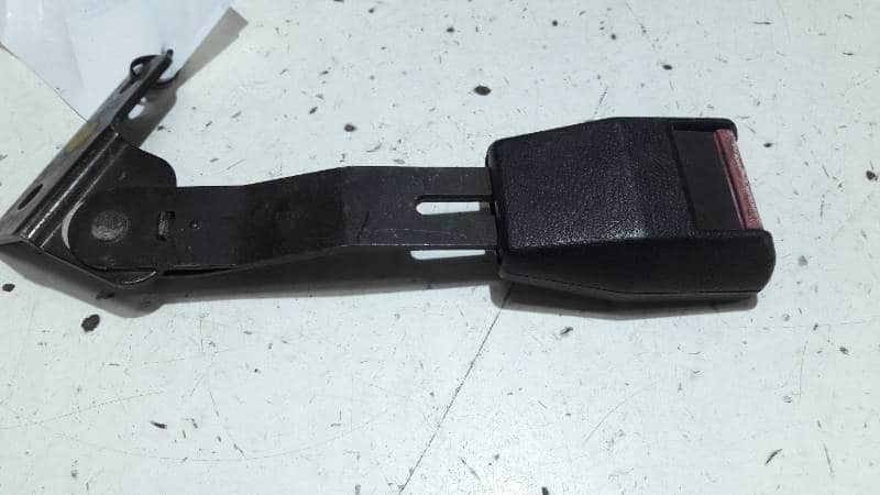 83BB-A61208-A3B ZAPINKA PASA PRAWA FORD SIERRA 86R