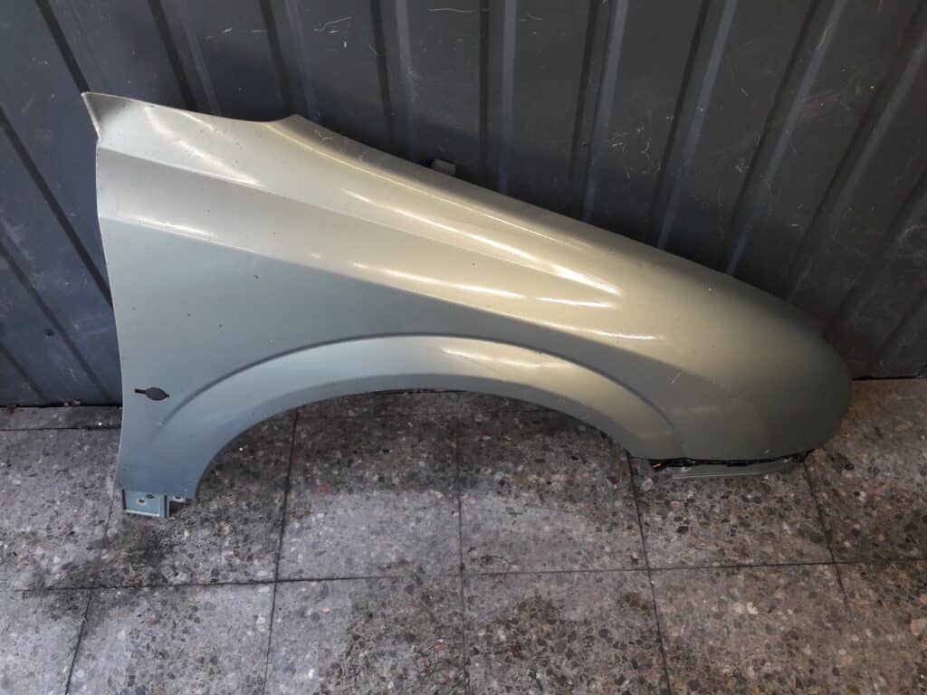 błotnik prawy przód opel vectra c signum zielony