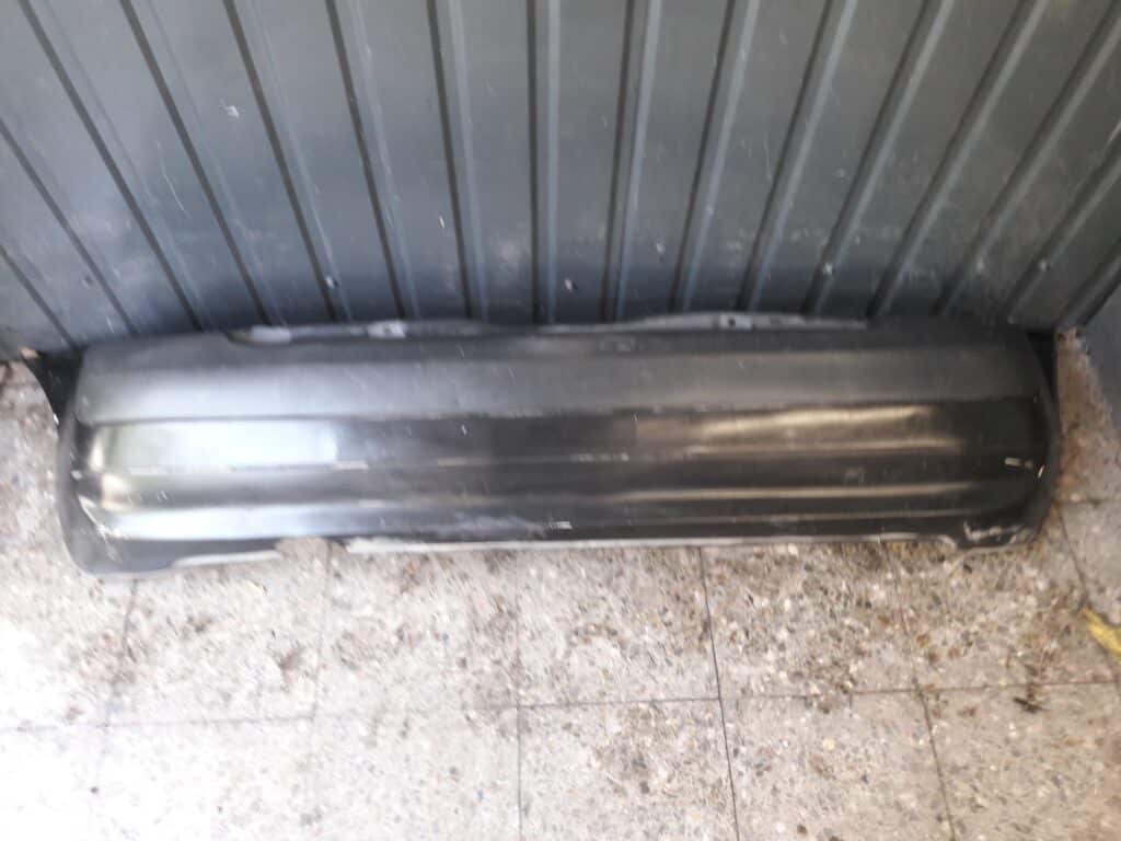 8200068693 zderzak tył vw golf IV czarny