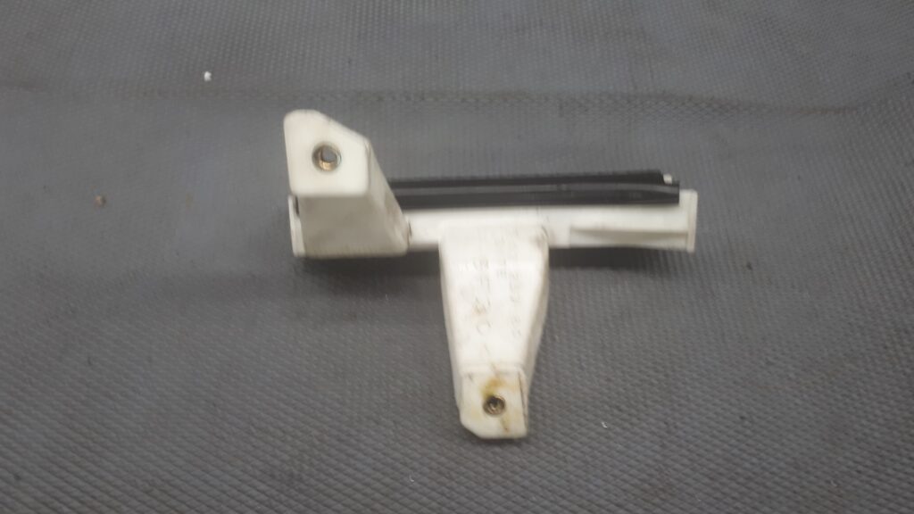 9641225780 prowadnica szyby prawy tyl  CITROEN C3