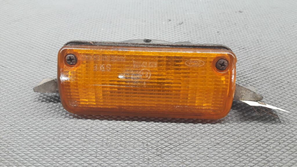 75A613K342AA Kierunkowskaz prawy ford escort MK2