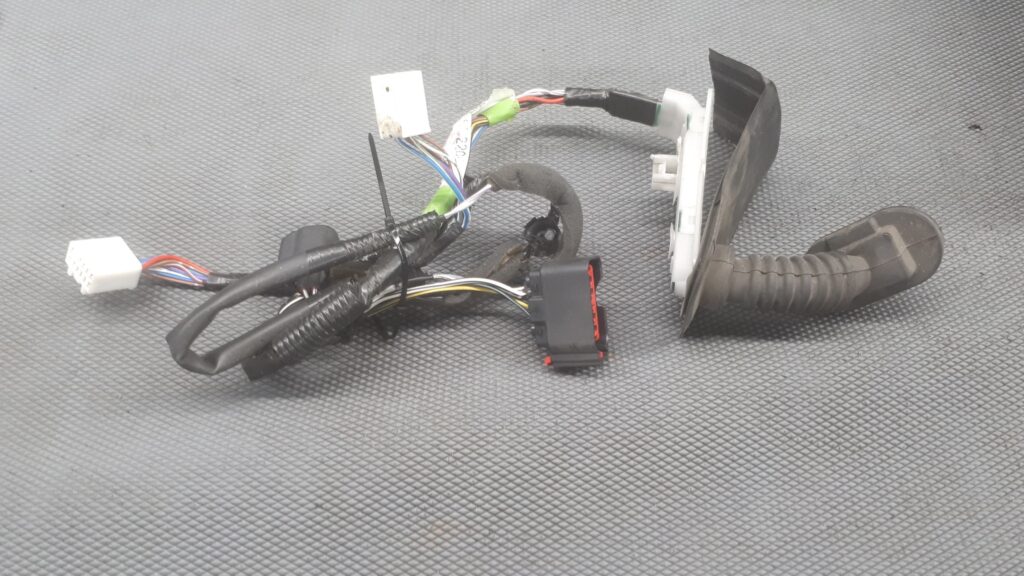 67220D instalacja klapy bagaznika CITROEN XSARA