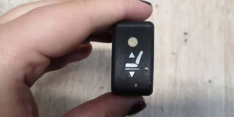 PRZELACZNIK REGULACJI FOTELA RENAULT R25