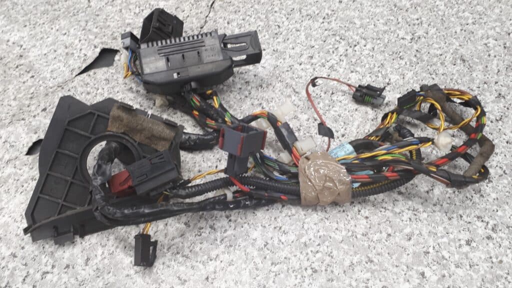 24419031 instalacja drzwi prawy przód VECTRA C