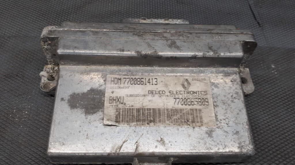 7700861413 sterownik silnika Renault 19 1.4