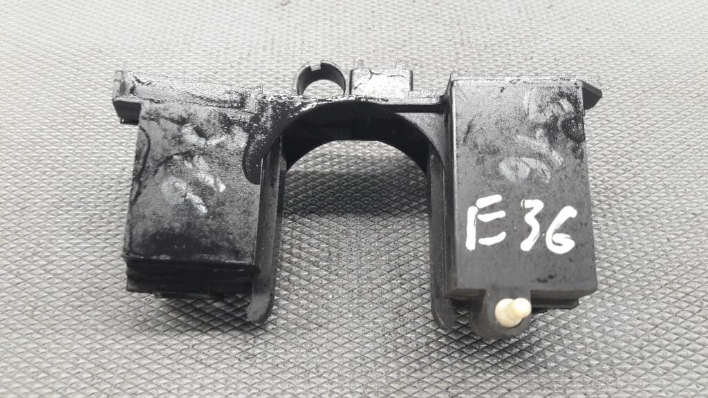 1162066  uchwyt przelacznikow kol bmw e36