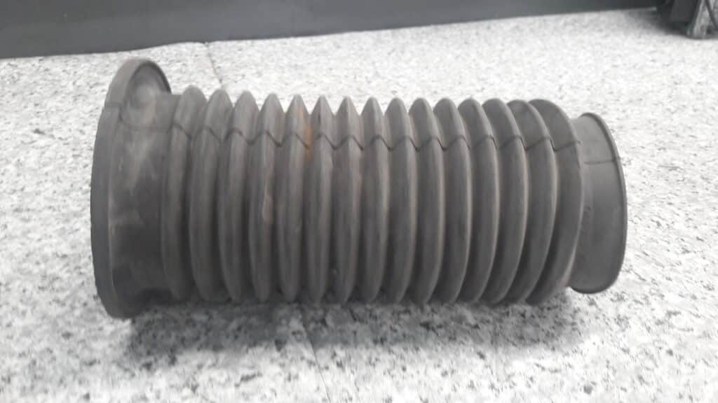 55700767 oslona guma amortyzatora opel astra H