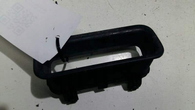 893867371A OBUDOWA UCHWYTU AUDI 80 B4