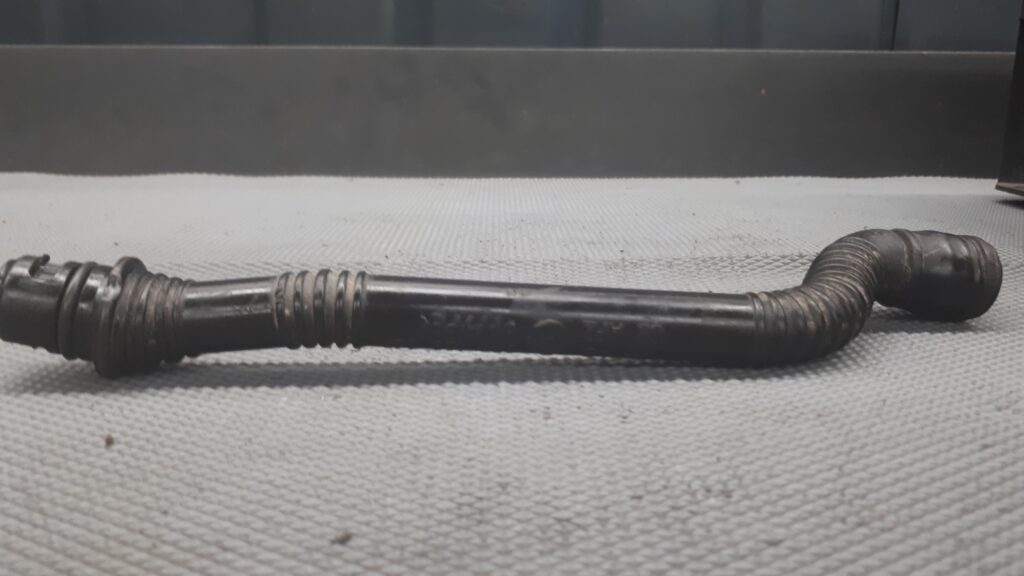6R0129637 rurka powietrza POLO 6R 1.2 TDi