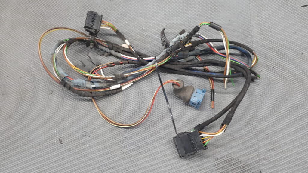 instalacja drzwi prawy tyl audi 80 b4