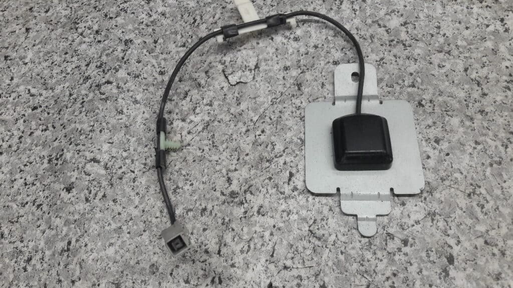2r8310e921ab antena gps s-type 04-07r