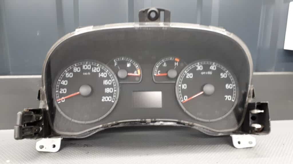46833370 Fiat Punto II 1.3JTD 03r