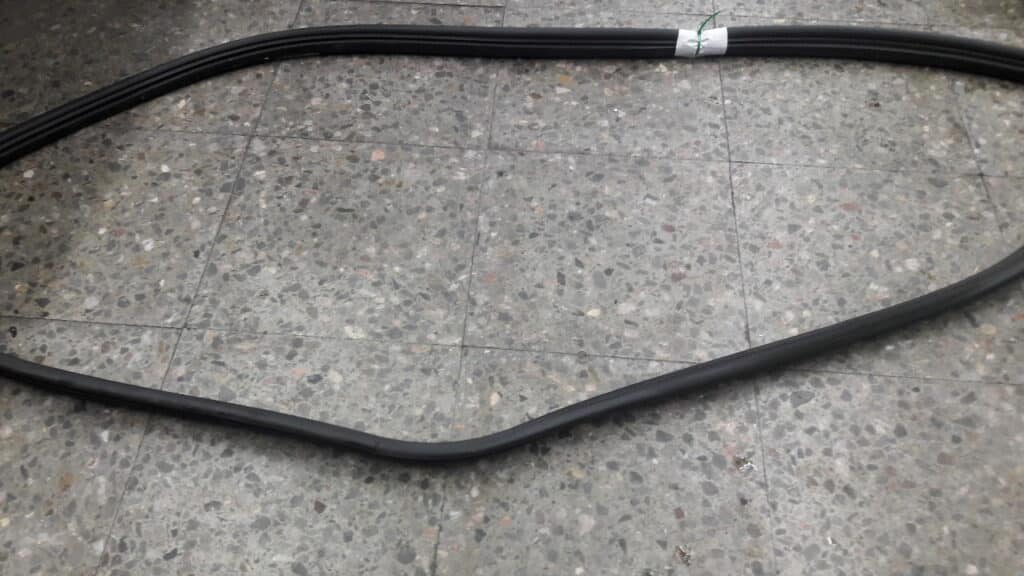 uszczelka drzwi lewy przod alfa romeo 147 5d