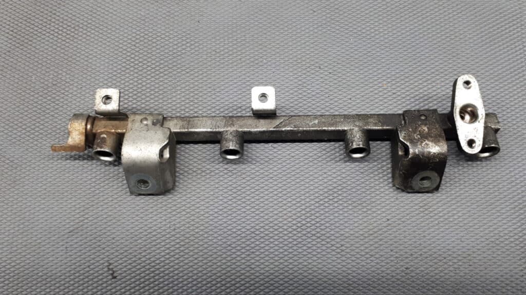 listwa wtryskowa daihatsu feroza  1.6I 16V
