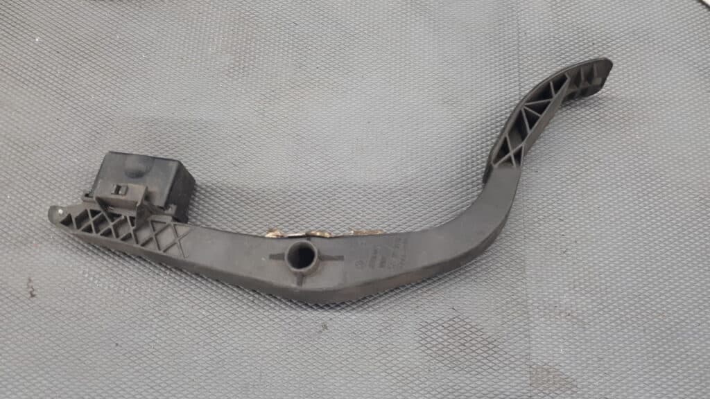 1j1721511 pedal gazu audi a3 1.8