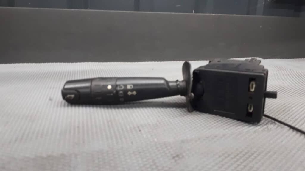 96063790zl Przelacznik Swiatel Peugeot 406