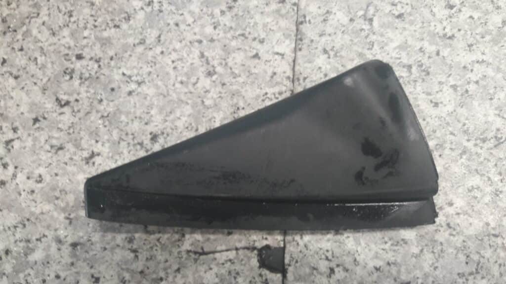 9617610877 zaslepka drzwi prawy przod citroen saxo