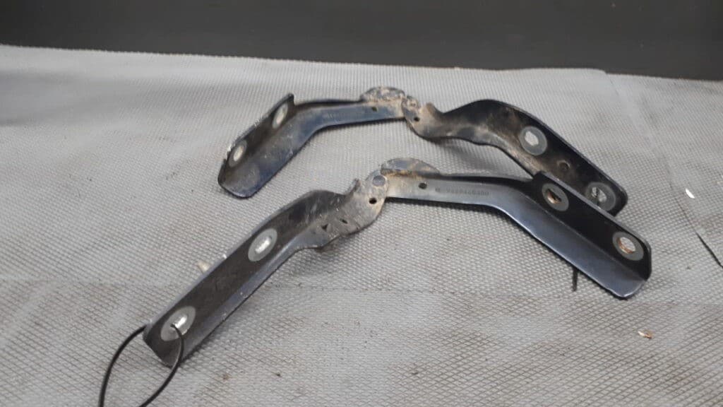 9629468480 zawiasy maski Peugeot 607 komplet