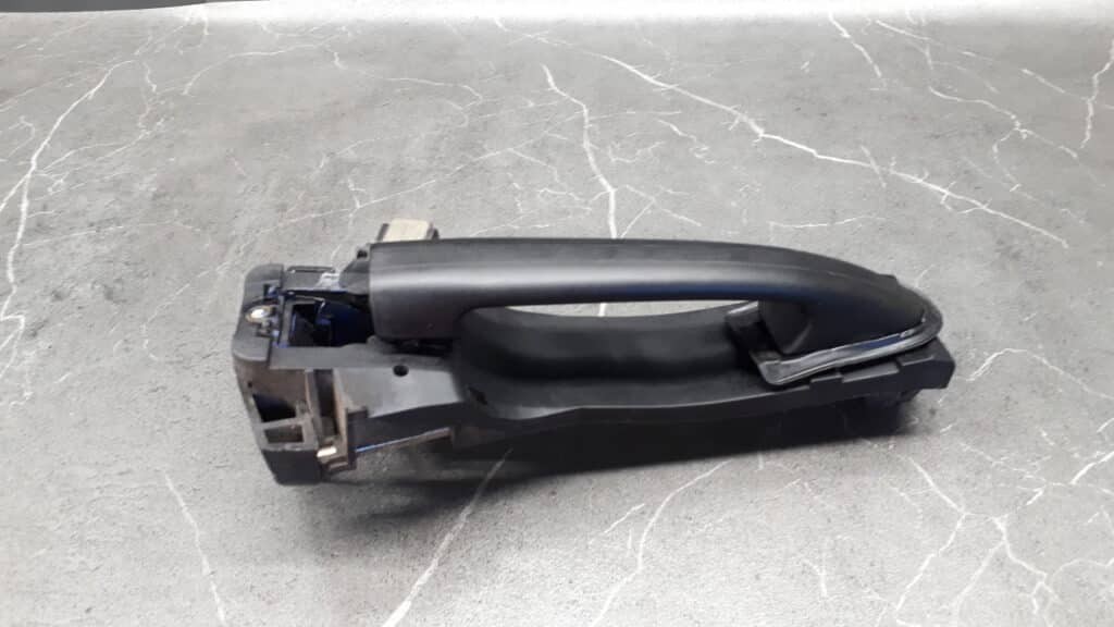 Klamka lewy tyl mercedes w168