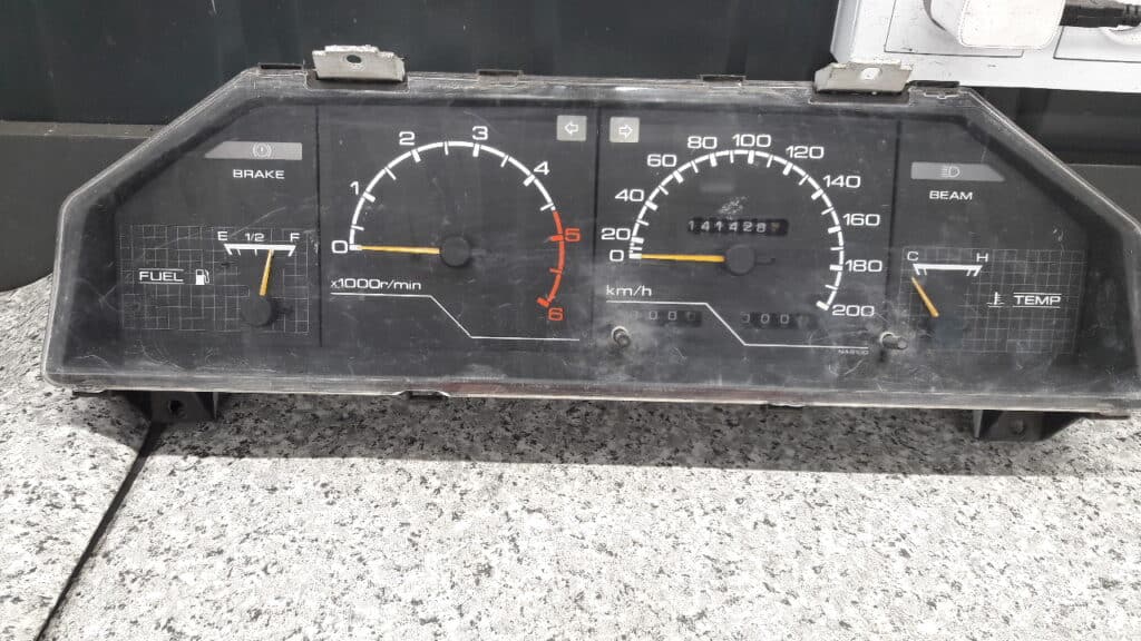 licznik zegar nissan bluebird 2.0d 96r