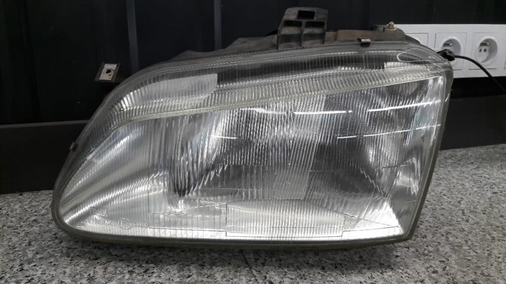 reflektor lewy przód renault megane I valeo