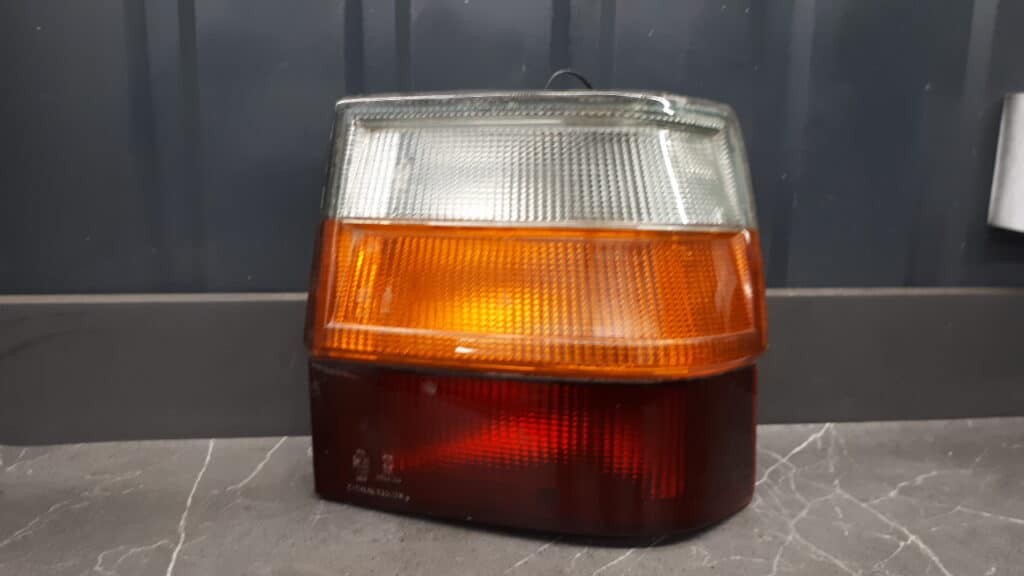 lampa prawy tyl renault 11