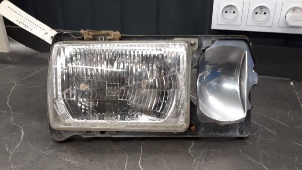 301124502 reflektor prawy przod vw passat b2 kombi hella