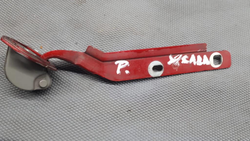 Zawias klapy bagaznika prawy citroen xsara II