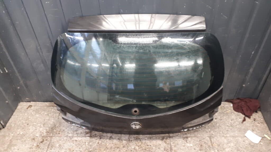 klapa tyl alfa romeo 147 vr846/a 5D