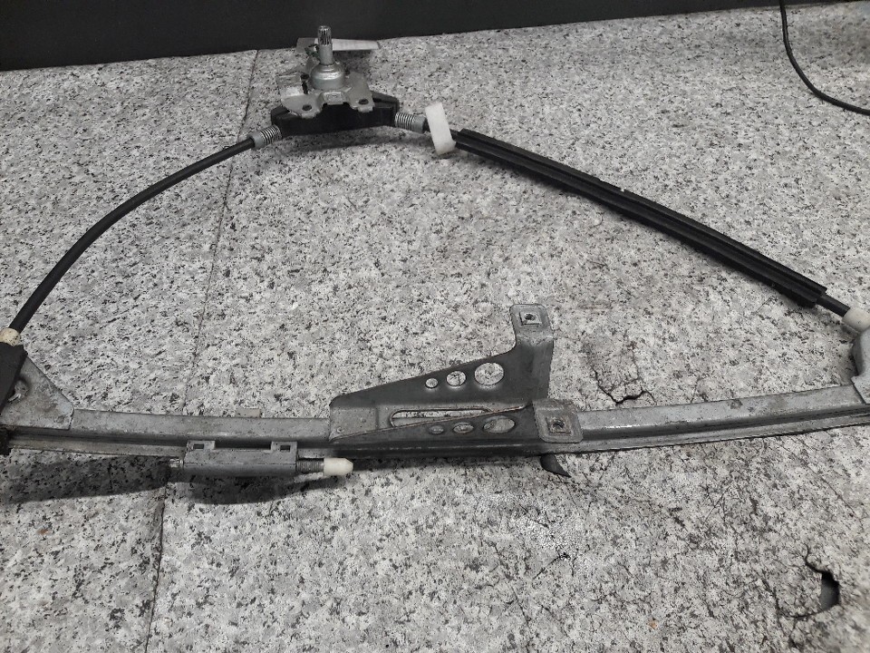 8a0837400 mechanizm szyby prawy przod audi 80 b4