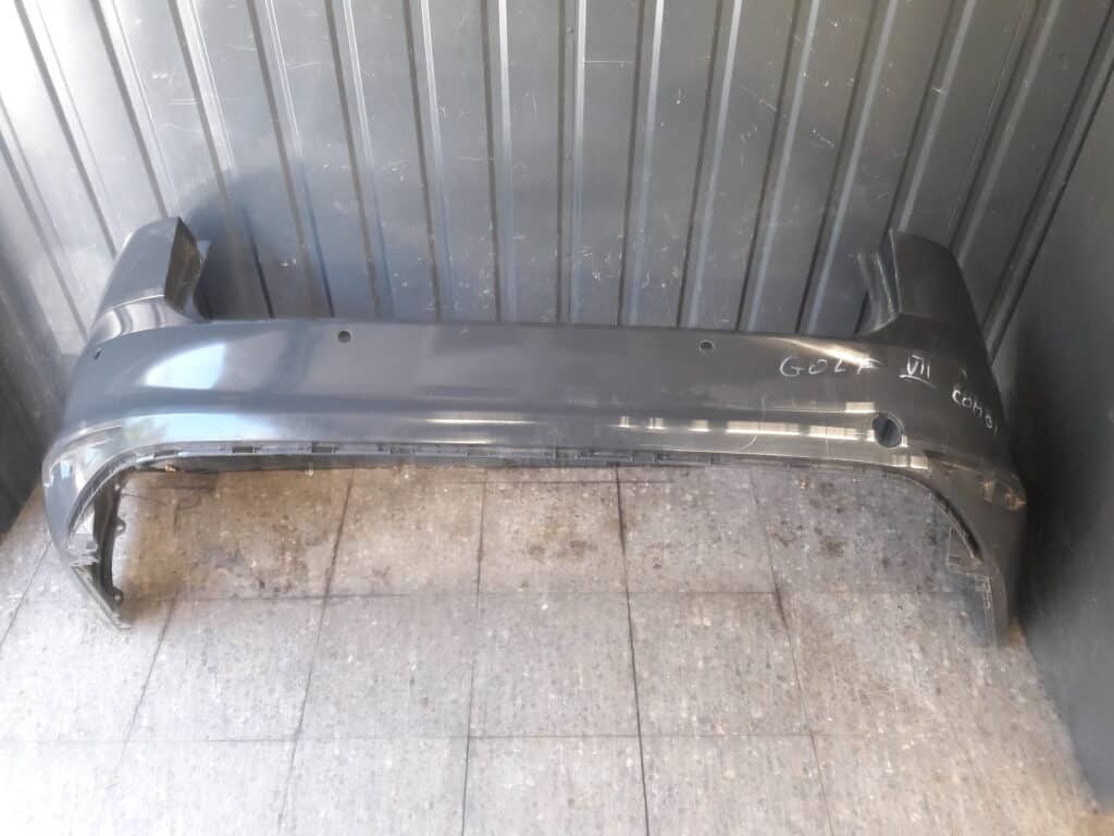 109032190100 zderzak tył vw golf VII kombi