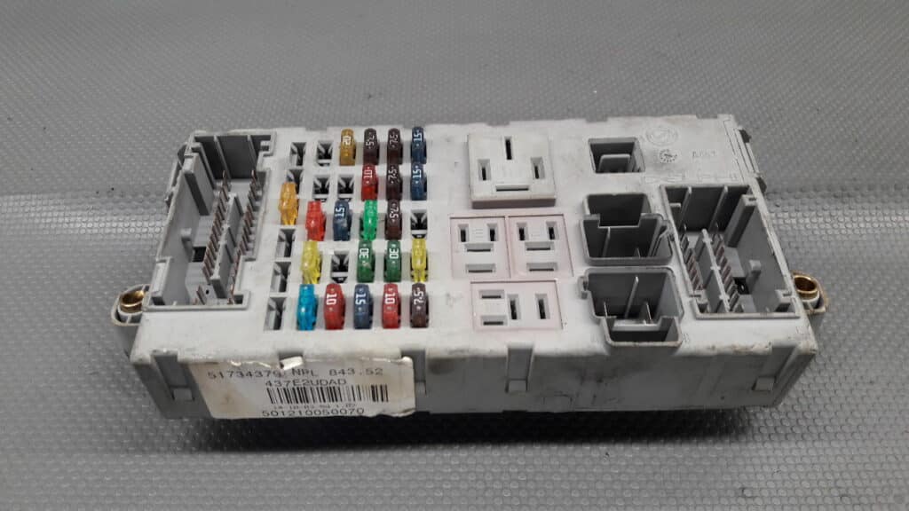 51733921 Skrzynka bezpieczników Fiat delphi