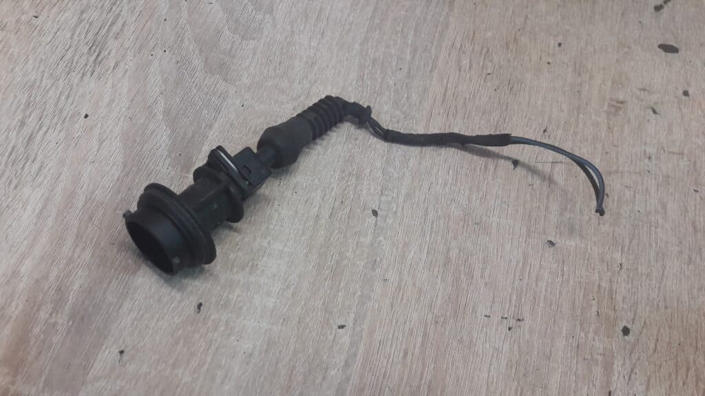 37140846 oprawka kierunkowskazu Alfa Romeo 146