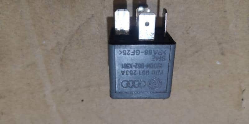 8D0951253A Przekaznik 373 AUDI VW
