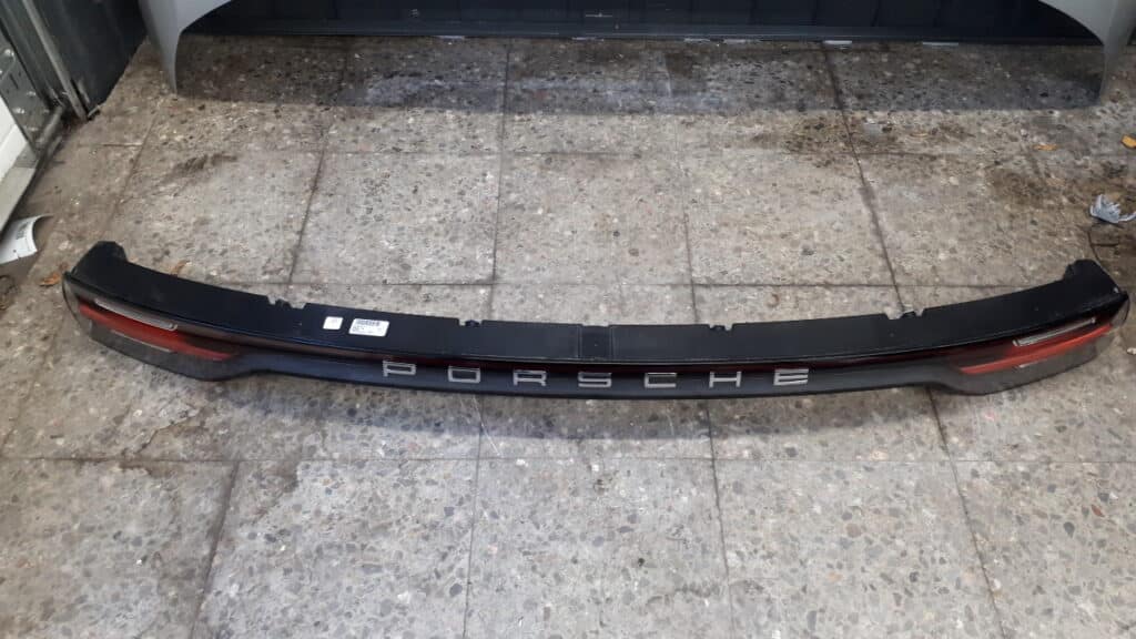 9Y0945081F Lampa blenda lewy tył porsche cayenne 9Y