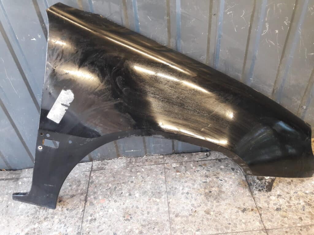 błotnik prawy przód citroen saxo czarny