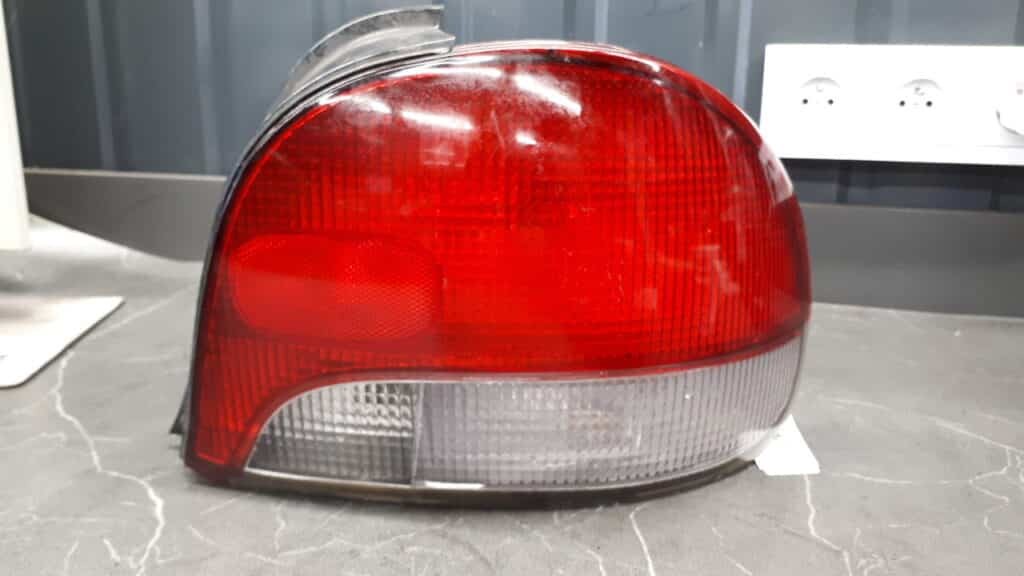 LAMPA PRAWA TYL HYUNDAI ACCENT EXEL 3D 99R