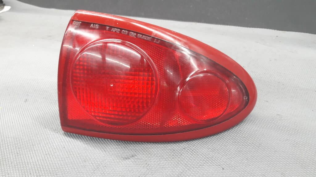 22707277 lampa tylna prawqa CHEVROLET CAVALIER 2002