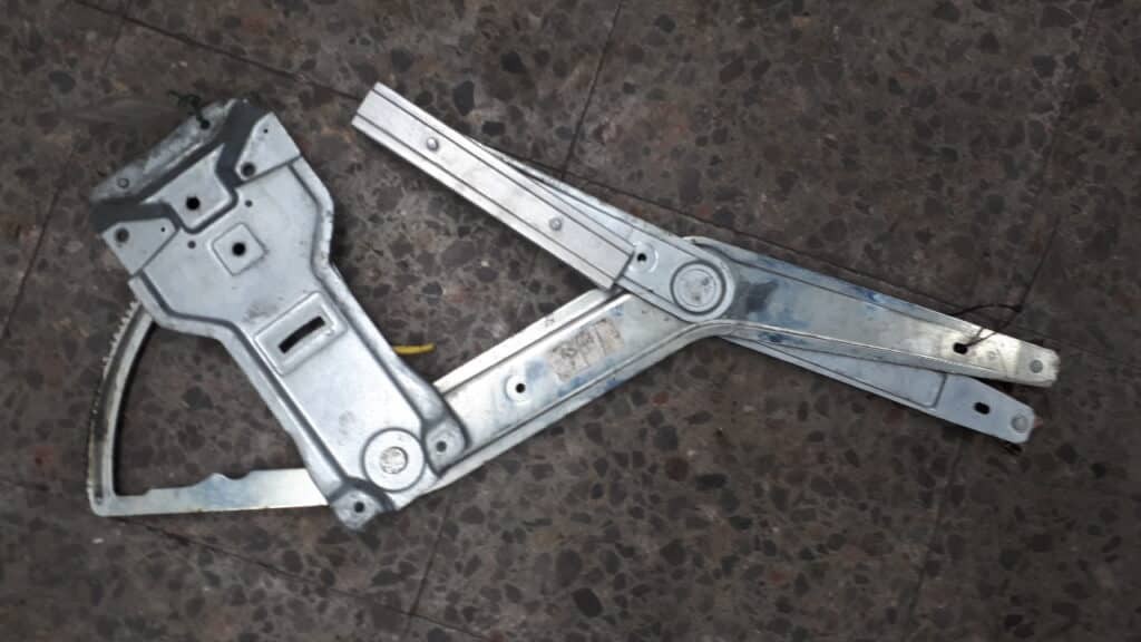 90521976 Mechanizm Szyby Przód Prawy Opel Astra G
