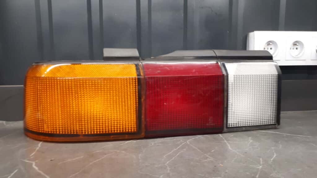 lampa lewa chevrolet corsica 96r