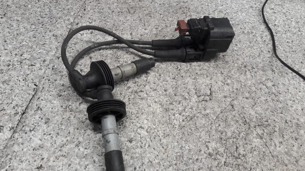 25506l00817 cewka zaplonowa volvo s40 2.0 1.6 96r