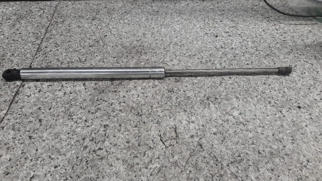 6E0827550B silownik klapy bagaznika vw polo