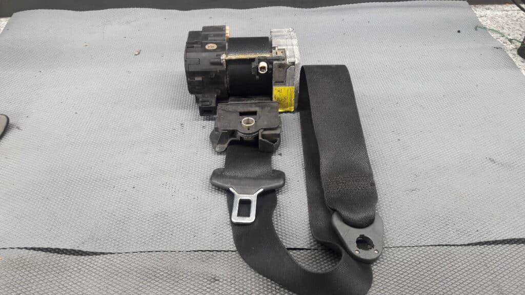2208600285 pas prawy przod mercedes w220 99r