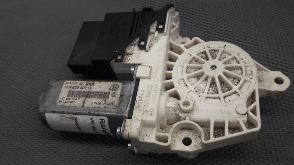 1K4839402D Silniczek syby prawy tyl vw golf V