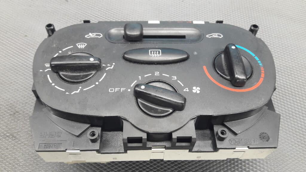 99210 panel nawiewu peugeot 206 1.1